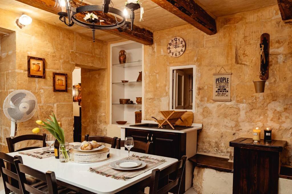 Enchanting 2Bdr Townhouse In Valletta Centre! Екстер'єр фото